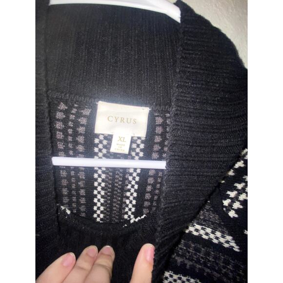 NWOT Cyrus Womens Mock Neck Oversized White/Black Pattern Sweater Size XL - Picture 4 of 6